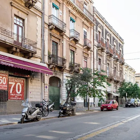 Charm And Style In Centre * Katanya