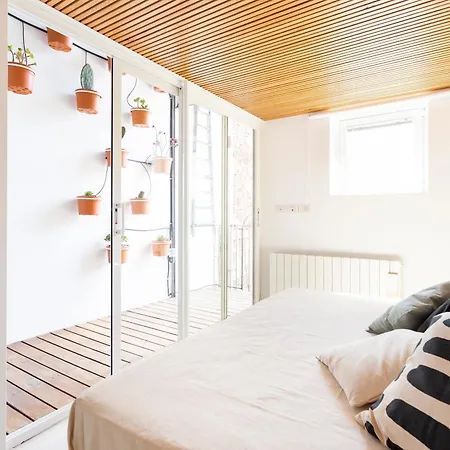 Charm And Style In Centre *