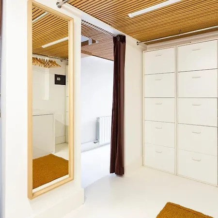 Charm And Style In Centre * Katanya