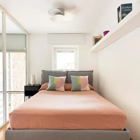 Charm And Style In Centre *