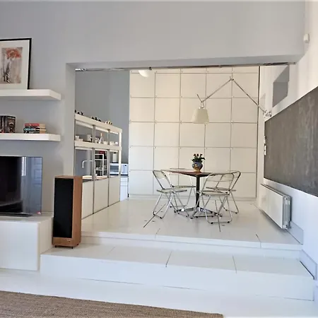 Charm And Style In Centre *