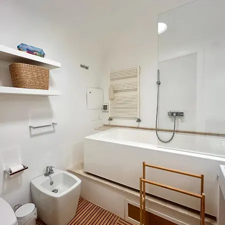 Charm And Style In Centre Daire *