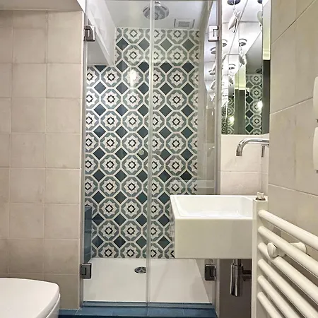 Charm And Style In Centre Daire Katanya