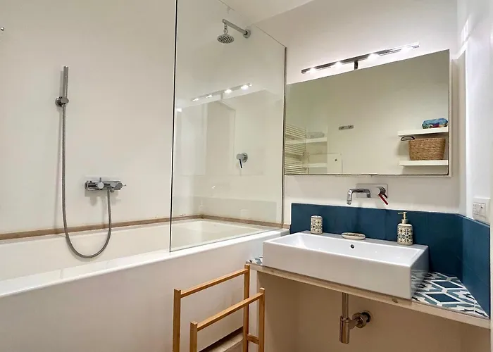 Apartment Charm And Style In Centre *